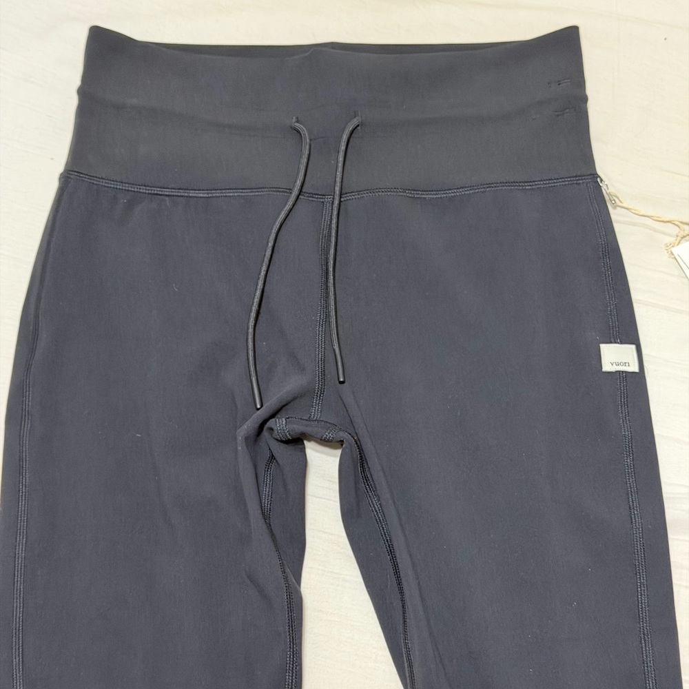 New Vuori Daily Legging Yoga Pants Black Women's Small S $89 MSRP - Picture 3 of 5